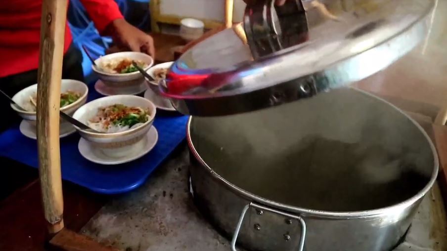 Kedai Unik Terapkan Makan Sepuasnya Bayar Suka-Suka