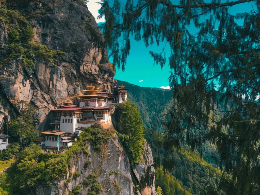 5 Fakta Bhutan, Mengintip Kehidupan di ‘Negara Paling Bahagia’