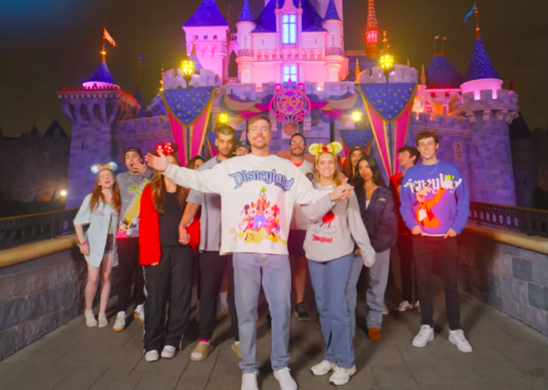 Demi Kencan Romantis, MrBeast Sewa Disneyland Seharga Rp8,1 Miliar!